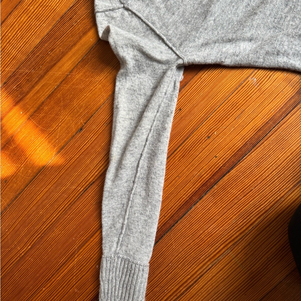 Banana republic Italian yarn sweater grey XS - Picture 2 of 7